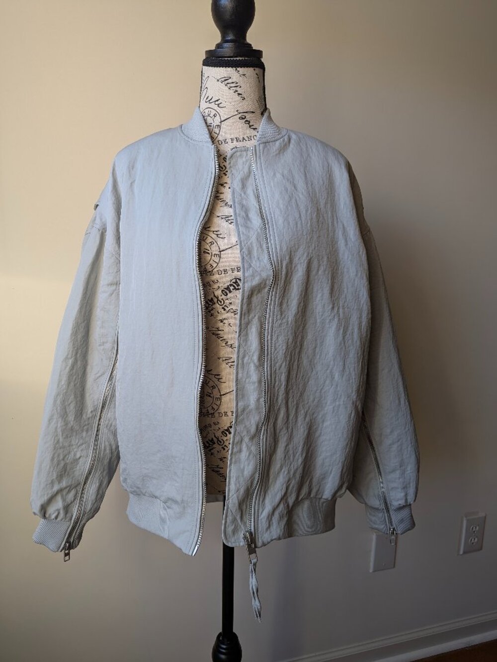 ZARA Light Gray Bomber Jacket NWT Size S Zip Sleeve Streetwear